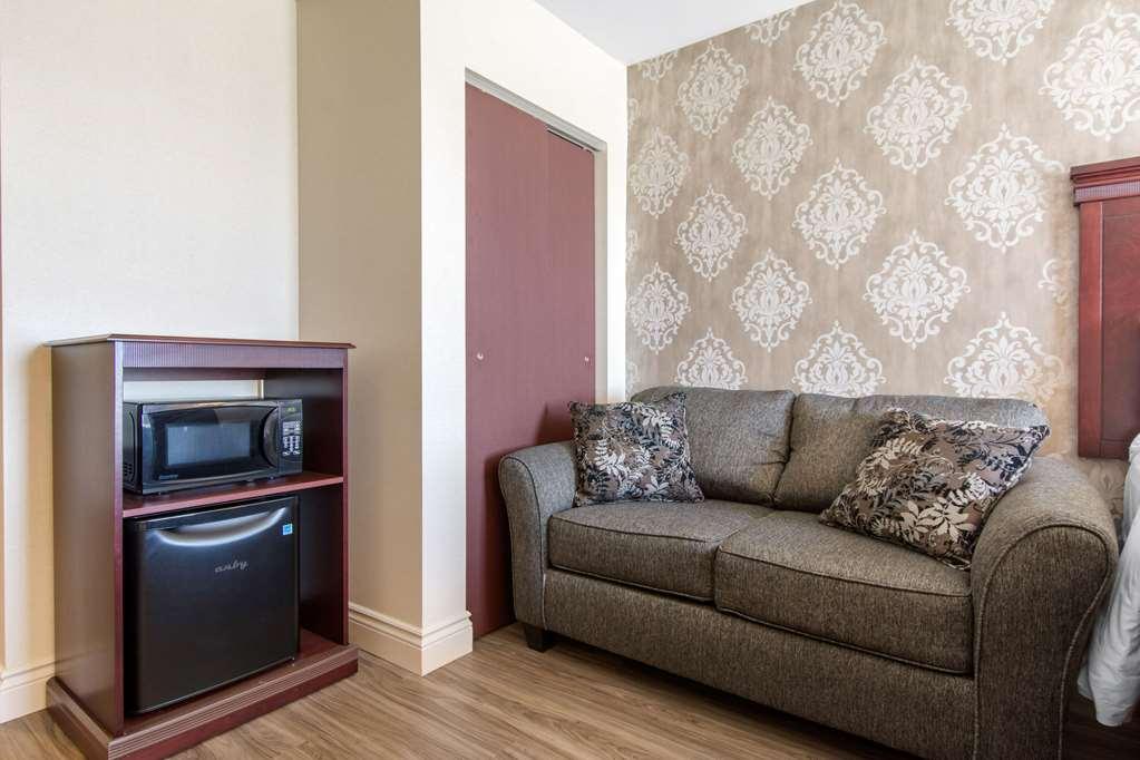 Comfort Inn & Suites Levis Room photo